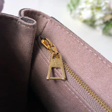 Load image into Gallery viewer, Louis Vuitton Vavin PM Bag