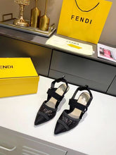 Load image into Gallery viewer, Fendi Colinri Slingback Heels