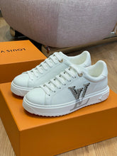 Load image into Gallery viewer, Louis Vuitton Time Out Sneakers