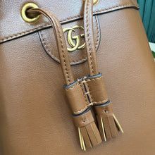 Load image into Gallery viewer, Gucci Diana Mini Bucket Bag