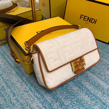 Load image into Gallery viewer, Fendi Baguette Bag