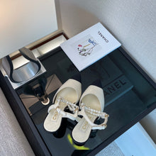 Load image into Gallery viewer, Chanel heels