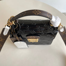 Load image into Gallery viewer, Louis Vuitton Spring Street Bag
