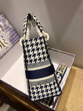 Load image into Gallery viewer, Christian Dior Medium Lady D Lite Bag