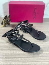 Load image into Gallery viewer, Valentino Rockstud Sandal