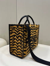 Load image into Gallery viewer, Fendi Sunshine Shopper Meduim Bag