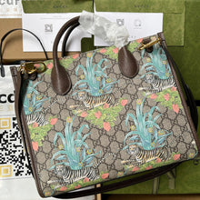 Load image into Gallery viewer, Gucci Tiger GG Medium Tote Bag
