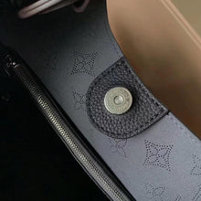 Load image into Gallery viewer, Louis Vuitton Carmel Bag