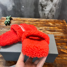 Load image into Gallery viewer, Balenciaga Furry Slide Sandals
