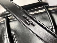 Load image into Gallery viewer, Givenchy Medium Antigona Soft Bag In Smooth Leather