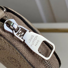 Load image into Gallery viewer, Louis Vuitton Bella Bag