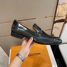 Load image into Gallery viewer, Louis Vuitton Shoe