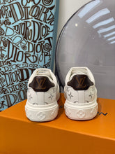 Load image into Gallery viewer, Louis Vuitton Time Out Sneakers