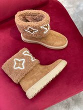 Load image into Gallery viewer, Louis Vuitton Snow DropFlat Ankle Boots