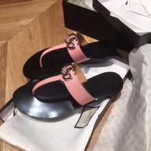 Load image into Gallery viewer, Gucci Leather Thong Sandal