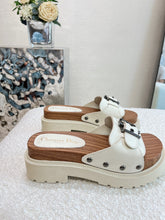 Load image into Gallery viewer, Christian Dior Diorquake Strap Slide