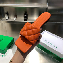 Load image into Gallery viewer, Bottega Veneta Lido Sandals