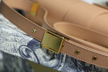 Load image into Gallery viewer, Christian Dior 30 Montaigne Bag