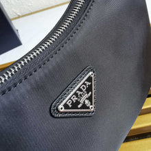 Load image into Gallery viewer, Prada Re- Edition 2005 Re-Nylon Bag