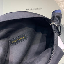 Load image into Gallery viewer, Balenciaga Wheel Beltpack