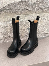 Load image into Gallery viewer, Bottega Veneta Tire Boots