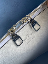 Load image into Gallery viewer, Louis Vuitton Muria Bucket Bag