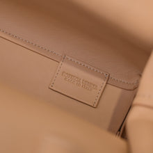 Load image into Gallery viewer, Bottega Veneta Point Medium Bag