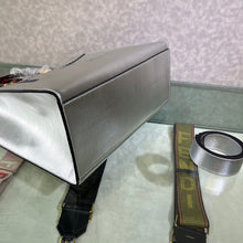 Load image into Gallery viewer, Fendi Sunshine Shopper Meduim Bag