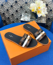 Load image into Gallery viewer, Louis Vuitton Lock It Flat Mule