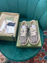 Load image into Gallery viewer, Gucci 100 Rhyton Sneakers