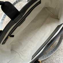Load image into Gallery viewer, Gucci GG Matelasse Leather Medium Tote Bag