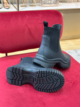 Load image into Gallery viewer, Louis Vuitton Ruby Flat Ranger Boots