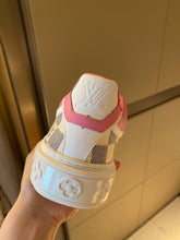 Load image into Gallery viewer, Louis Vuitton Time Out Sneakers