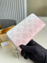 Load image into Gallery viewer, Louis Vuitton Zippy Wallet