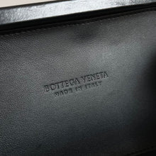 Load image into Gallery viewer, Bottega Veneta Knot On Strap Bag
