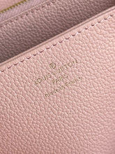 Load image into Gallery viewer, Louis Vuitton Zippy Wallet