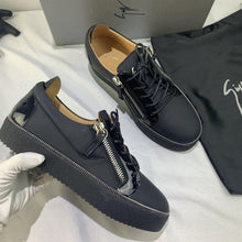 Load image into Gallery viewer, Giuseppe Zanotti May London - LUXURY KLOZETT