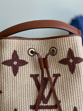 Load image into Gallery viewer, Louis Vuitton NeoNoe MM Bag