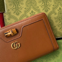 Load image into Gallery viewer, Gucci Diana Continental Wallet