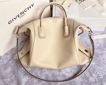 Load image into Gallery viewer, Givenchy Medium Antigona Soft Bag In Smooth Leather