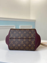 Load image into Gallery viewer, Louis Vuitton Fold Tote PM - LUXURY KLOZETT