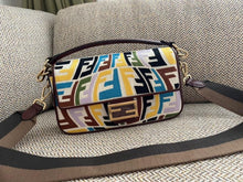 Load image into Gallery viewer, Fendi Baguette Bag