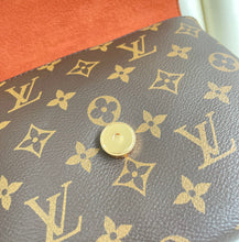 Load image into Gallery viewer, Louis Vuitton Locky BB Bag