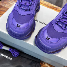Load image into Gallery viewer, Balenciaga Triple S Sneakers