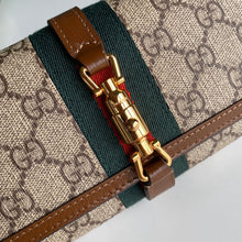 Load image into Gallery viewer, Gucci Jackie 1961 Chain Wallet