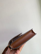 Load image into Gallery viewer, Burberry Robin Leather Bag
