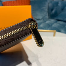 Load image into Gallery viewer, Louis Vuitton Zippy Wallet