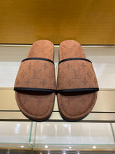 Load image into Gallery viewer, Louis Vuitton Men Slides