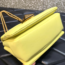 Load image into Gallery viewer, Valentino One Stud Bag With Chain