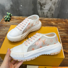 Load image into Gallery viewer, Louis Vuitton Squad Sneakers